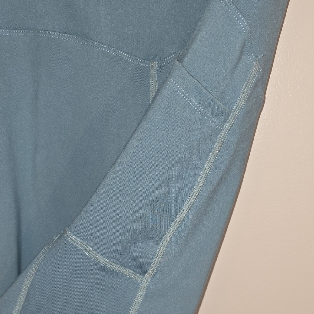 Stylish Women's Maternity Athletic Shorts in Blue LOT-N - Picture 4 of 4